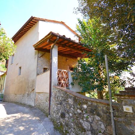 Belvilla By Oyo Camelia Pescaglia Exterior photo